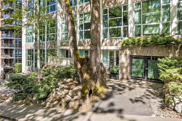 1000 UNION STREET